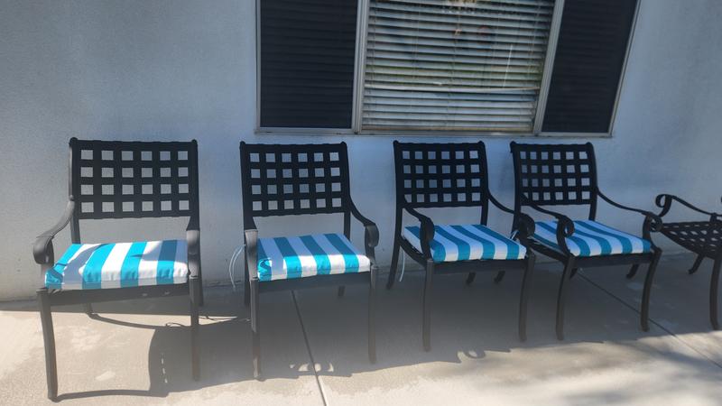 Sprayed valve cover and plastic engine cover to match shades of black!