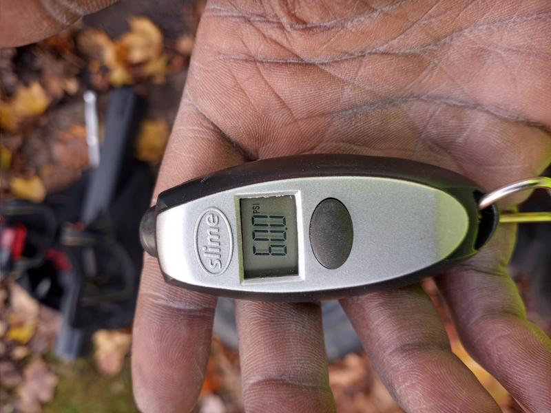 Slime Digital Tire Pressure Gauge Keychain - 5-150 PSI, LCD Screen, Automatic Shut-Off, Rubberized Finish - View #6