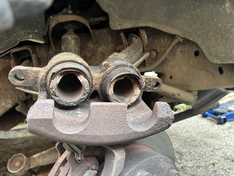 Duralast Remanufactured Brake Caliper With Mounting Bracket 18