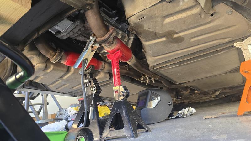 Replaced the muffler on my 1989 Firebird, my first time doing it so it's really janky