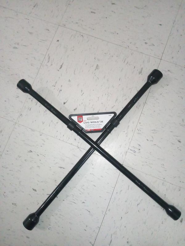 SureBilt 20in Cross Lug Wrench