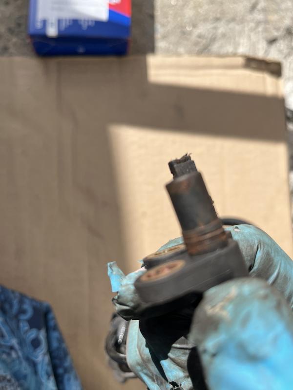 Duralast ABS Wheel Speed Sensor SU8584