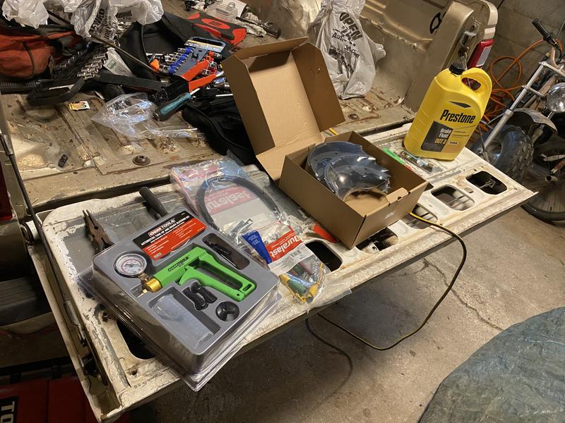 OEMTOOLS Brake and Power Steering Bleeder Kit with Hand Vacuum Pump Reviews