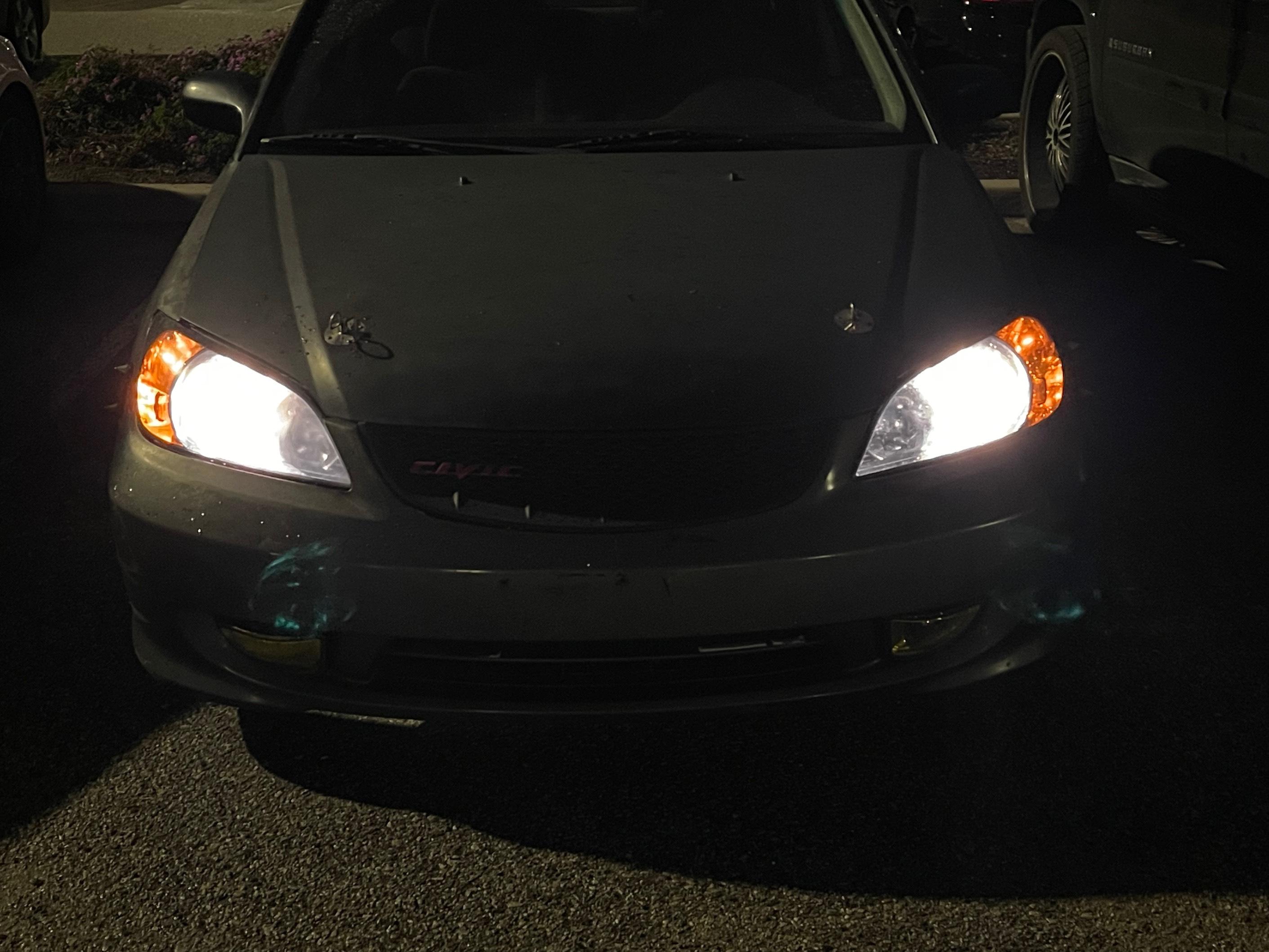 とびー様　4点 Sylvania SilverStar zXe Headlight Bulb 9006SZGOLD-2