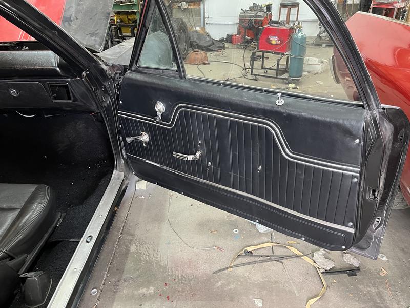 DupliColor Gloss Black Vinyl & Fabric Spray Paint 11oz Reviews