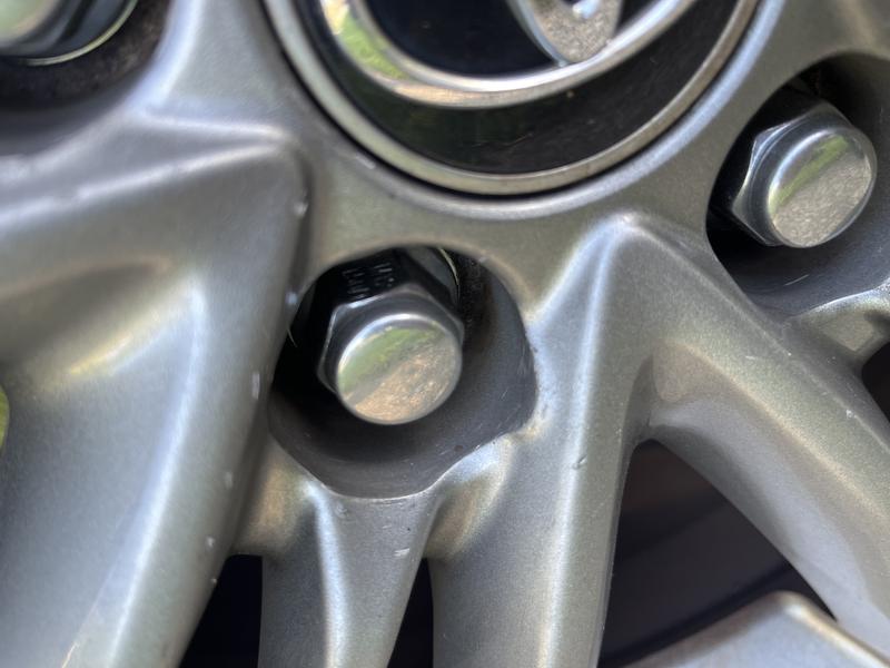 【新品、】ted stole/hyeon White Knight Wheel Nut 4 Piece 153074