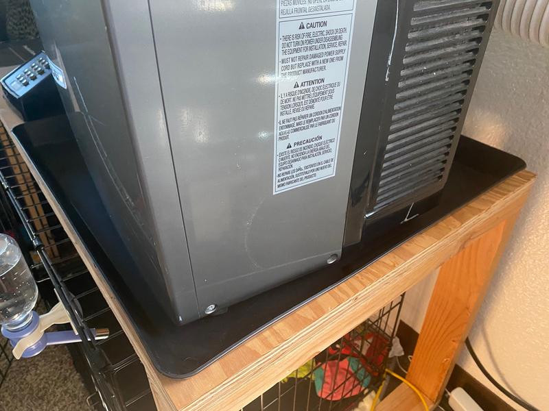 24"×24" puppy pad in tray.