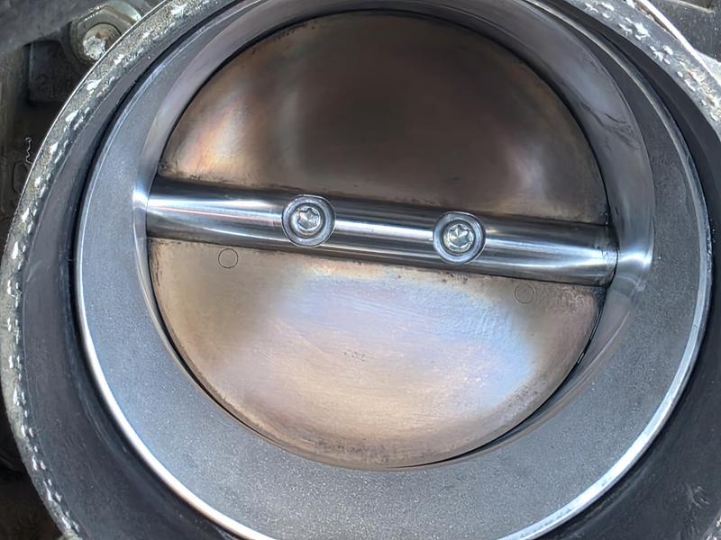 Clean throttle plate