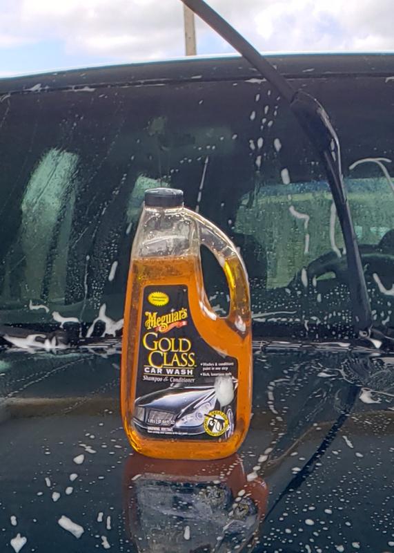 Meguiar's Gold Class Car Wash Shampoo and Conditioner Liquid 64oz