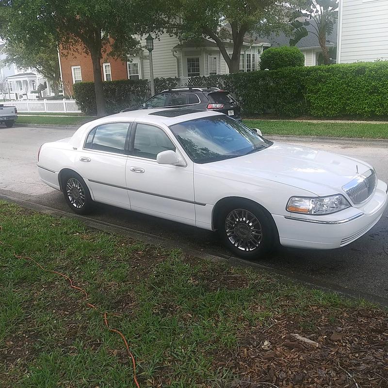 My 2006 Lincoln Town Car I spend some time at Auto Zone taking care of.