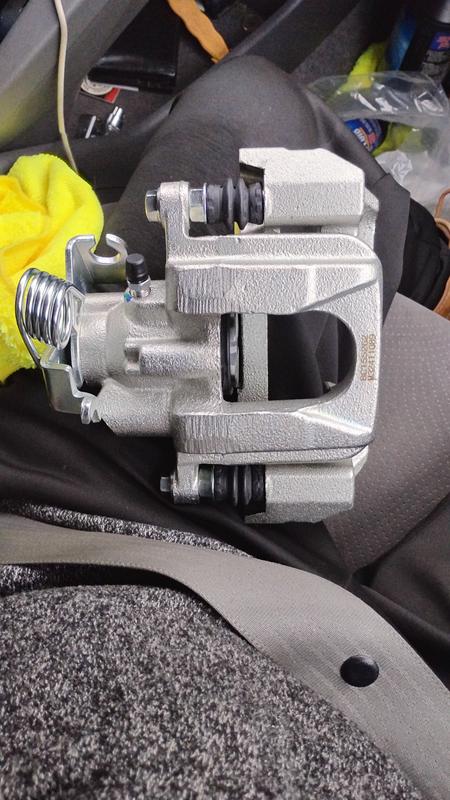 Duralast Remanufactured Brake Caliper with Mounting Bracket 18