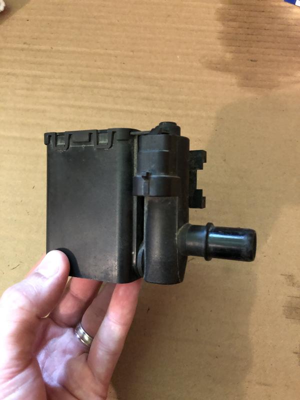 Duralast Canister Vent Valve Solenoid PV426 Reviews