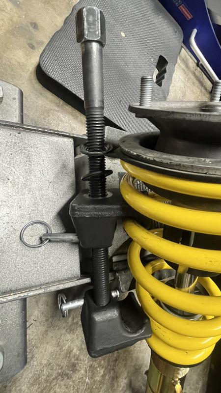 OEMTOOLS 27036 MacPherson Strut Spring Compressor | AutoZone