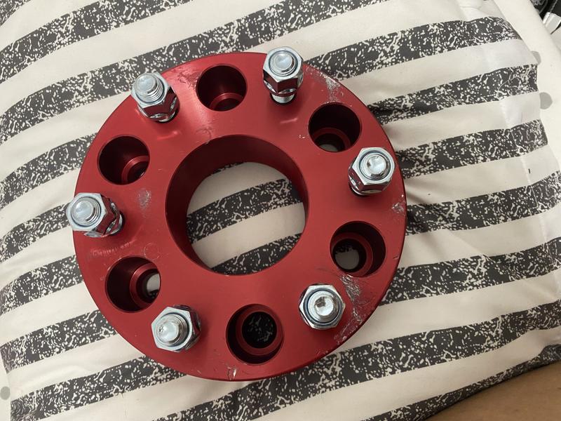 Distanziali Ruota Rough Country 2 Pollici Per Chevy/GMC 1500 (1988-2021) - Kit Di Coppia In Alluminio 6061 - Modello 1101RED