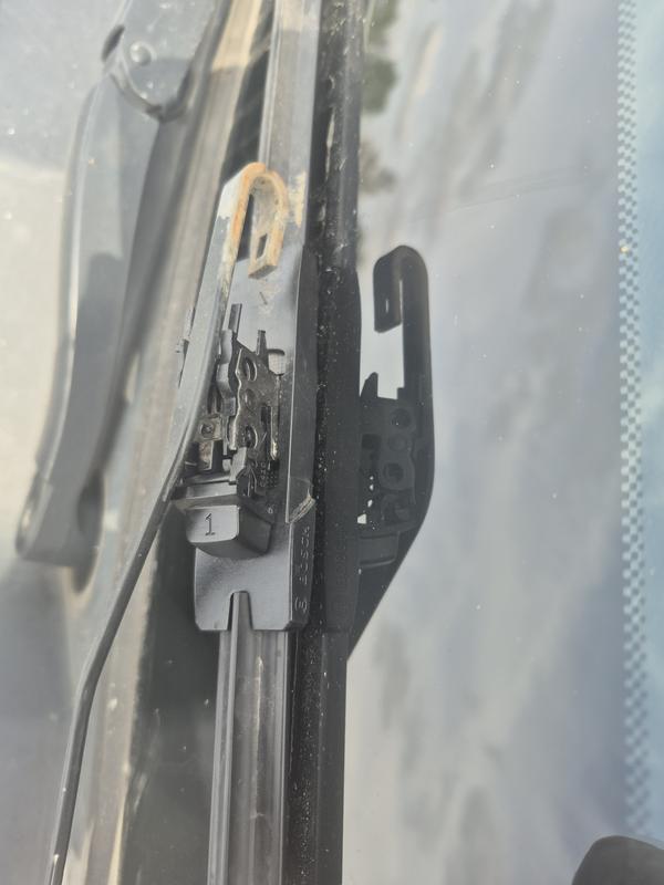 Clean windshield in snowstorm, AAAAA+++++