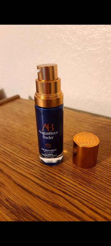 Customer carousel item 8.