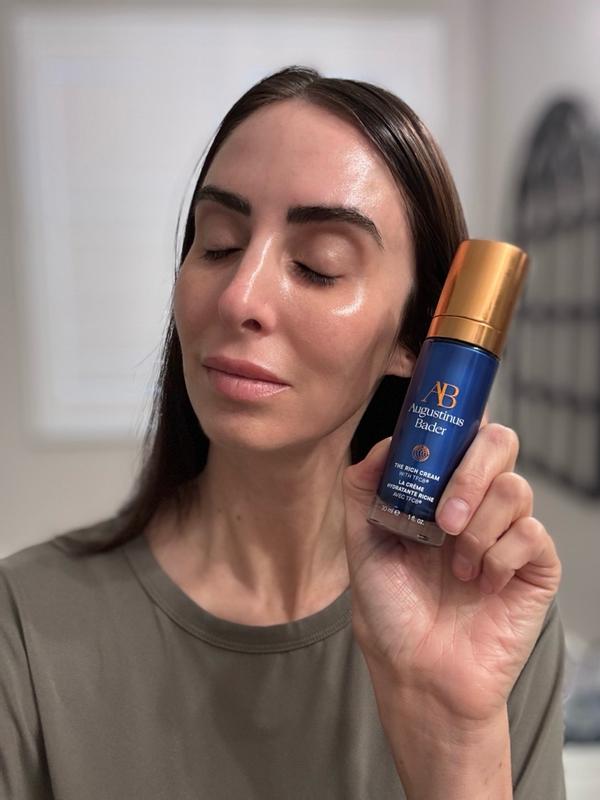 Customer carousel item 12.