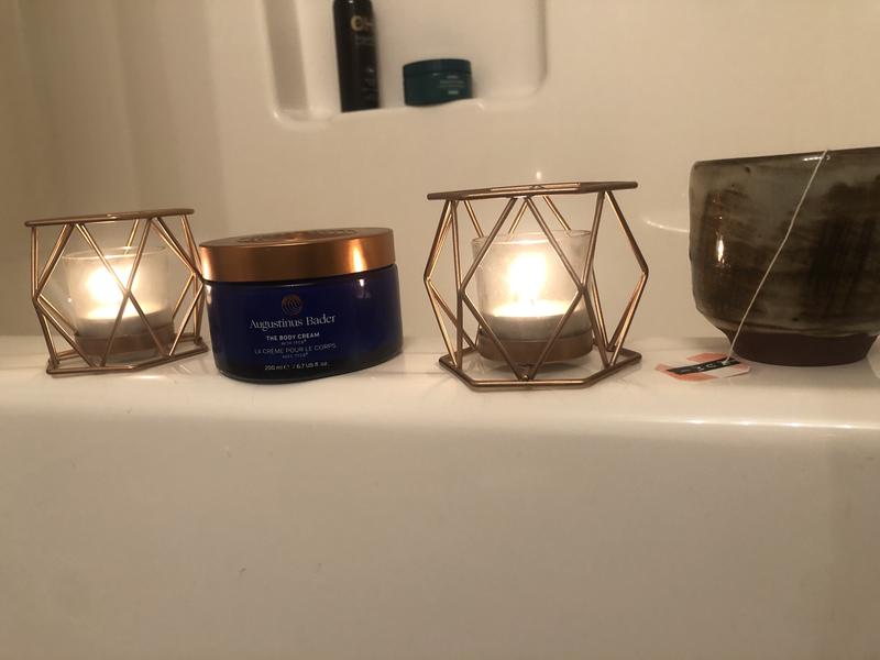 Customer photo for "Love this cream!"