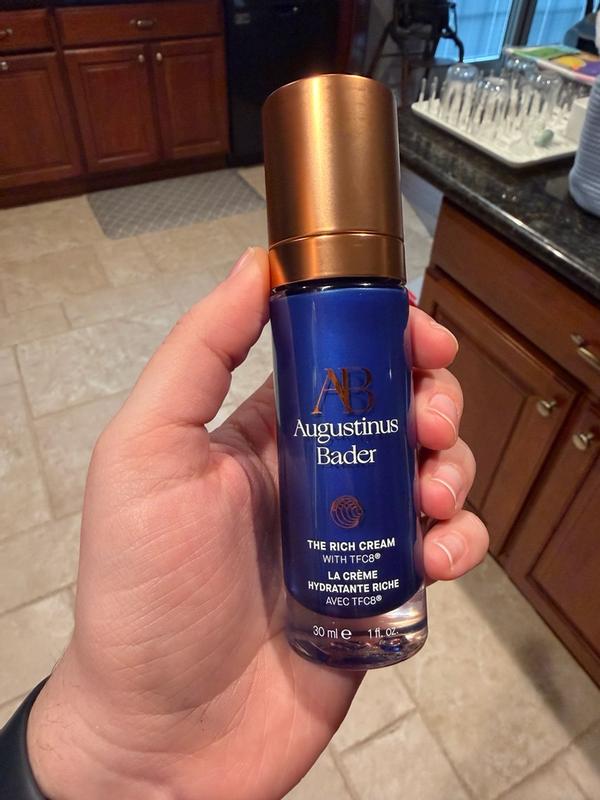 Customer carousel item 4.