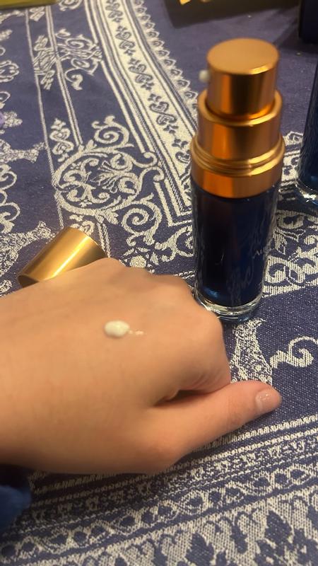 Customer carousel item 5.