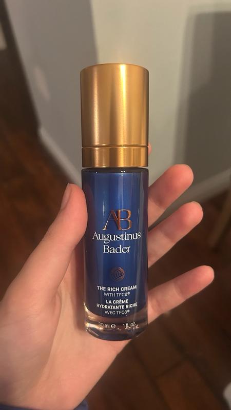 Customer carousel item 3.