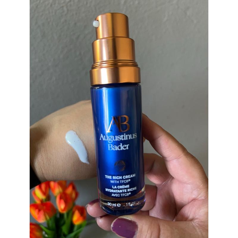 Customer carousel item 7.