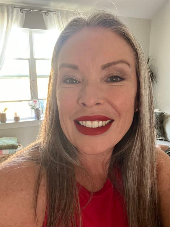 Customer photo for "I LOVE THIS PRODUCT AND THIS COMPLETE LINE."