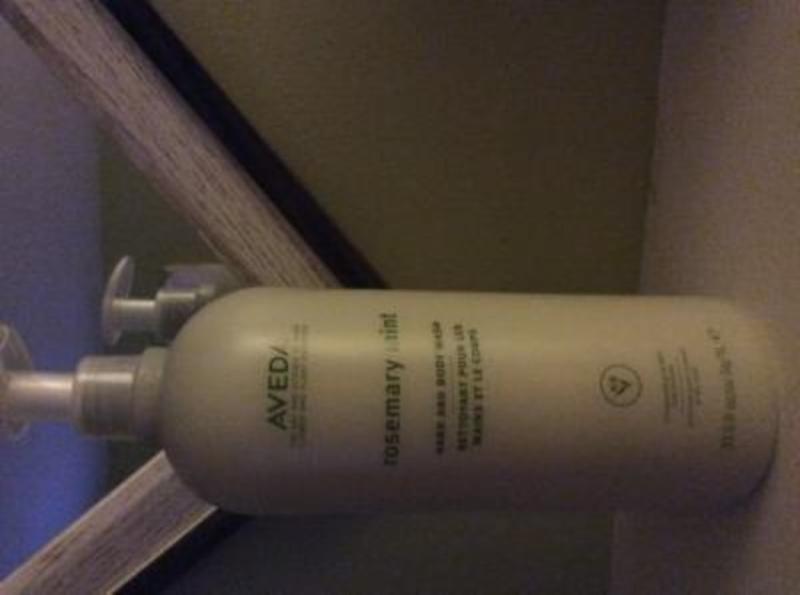 Customer photo for "Great smelling body wash"