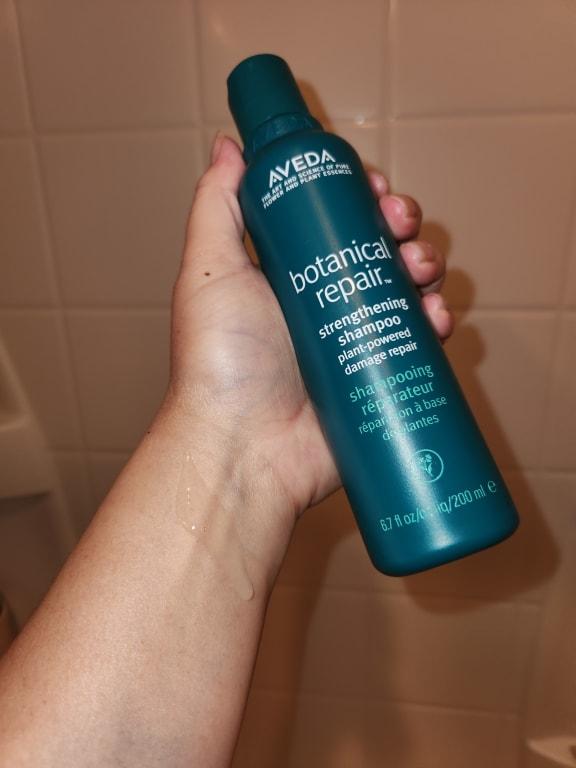 Customer photo for "Cleans well, herbal scent"