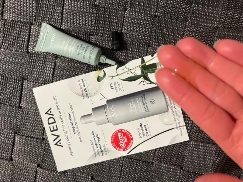 Customer photo for "Moisturizing and not oily"