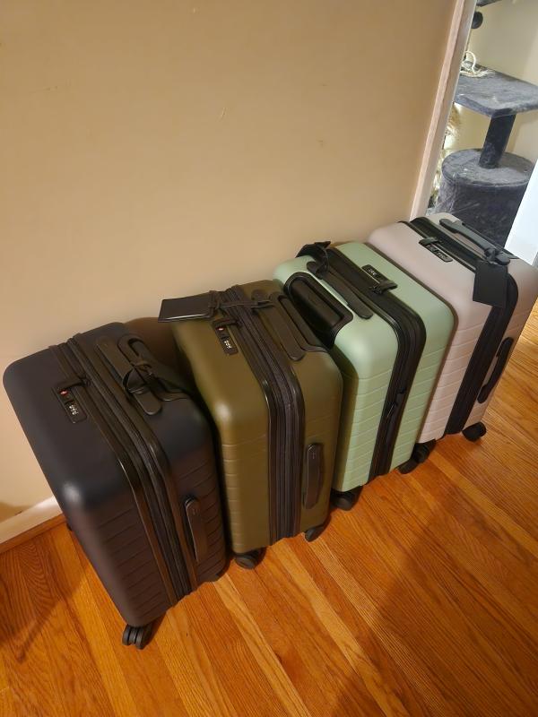 Customer photo for "Great carry on."