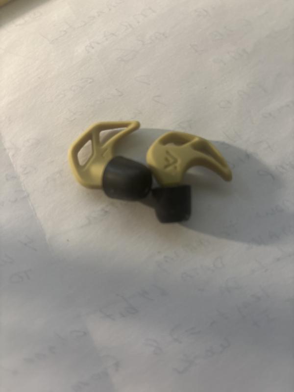 Poor fit, difficult to insert