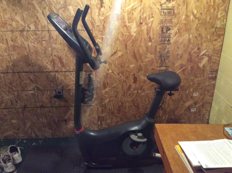 Schwinn m717 170 upright exercise online bike