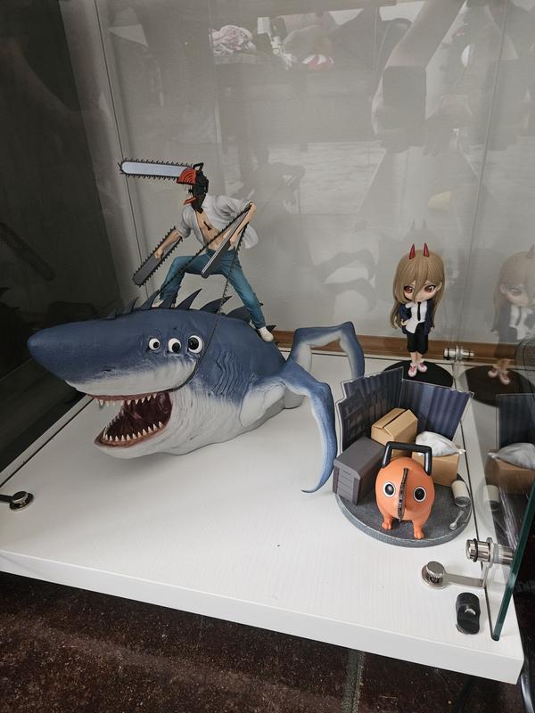 Bandai Namco Chainsaw Man Mega Impact Chainsaw Man & Beam Figure