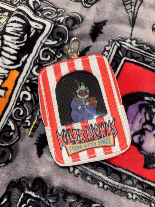【専用】SWEET CLOWN スクエア缶バッジ 22個セット Whatever! Makes You Happy x Killer Klowns From Outer Space Popcorn