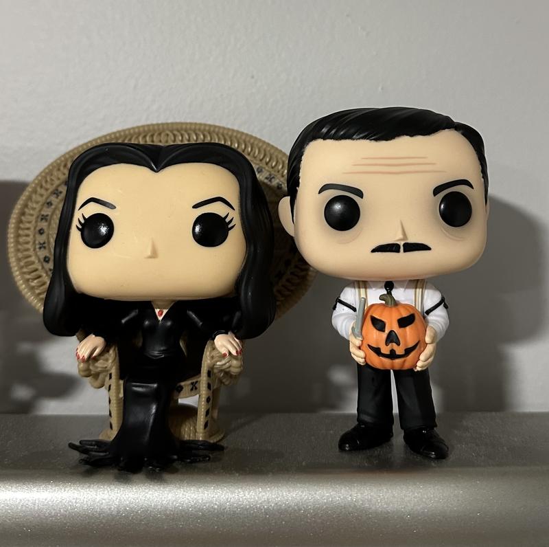 Funko pop morticia addams clearance