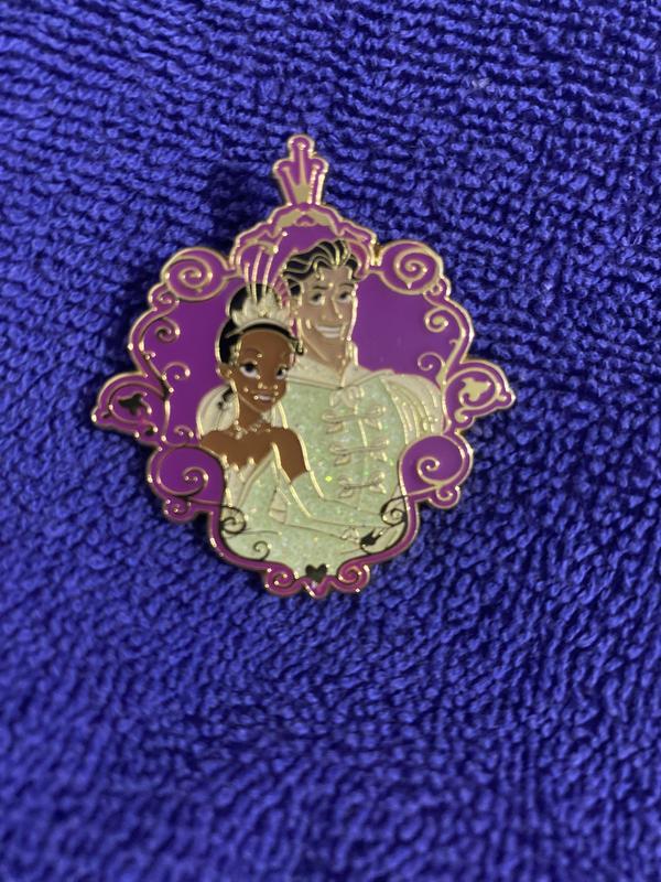 36650 - Princess and the Frog - Louis - Loungefly - Disney Princess  Sidekick Blind Box - Loungefly Disney Pin