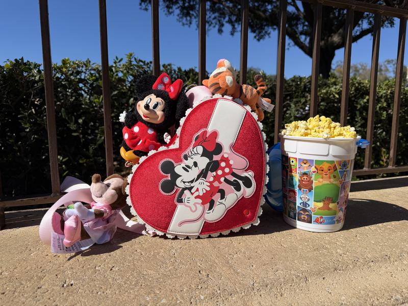 Loungefly Disney Mickey & Minnie Valentine display picture 1
