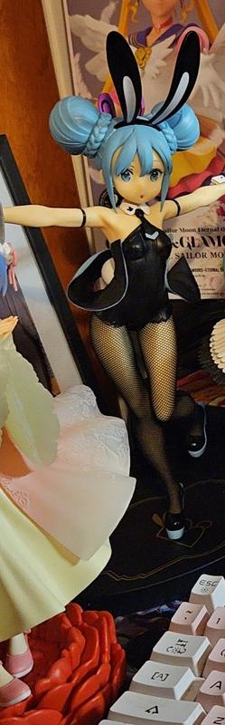 FuRyu Vocaloid BiCute Bunnies Hatsune Miku (Black Ver.) Figure