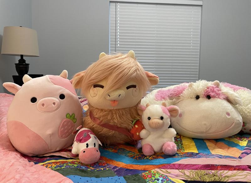 Honeymaru Fluffy Strawberry Highland Cow 10 Inch Plush