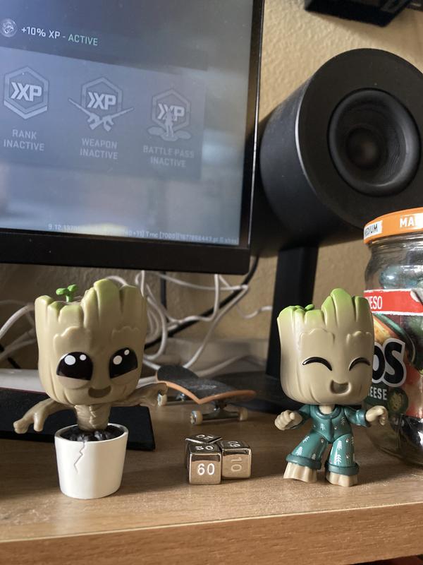 Funko Mystery Mini Marvel: Guardians of The Galaxy - Groot - 12pc PDQ -  Groot Shorts - Collectible Vinyl Figure - Gift Idea - Official Merchandise  