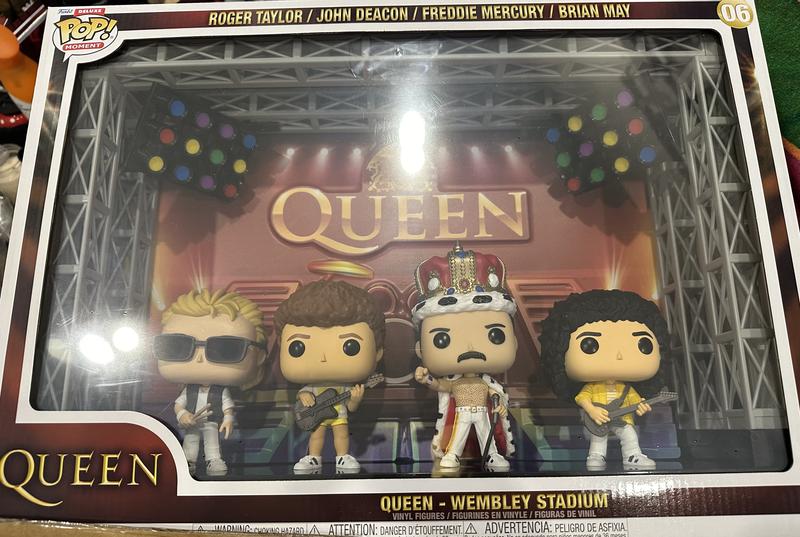 QUEEN WEMBLEY STADIUM DELUXE クイーン フィギュア Amazon.com: Funko POP! Moments Deluxe: Queen - Wembley