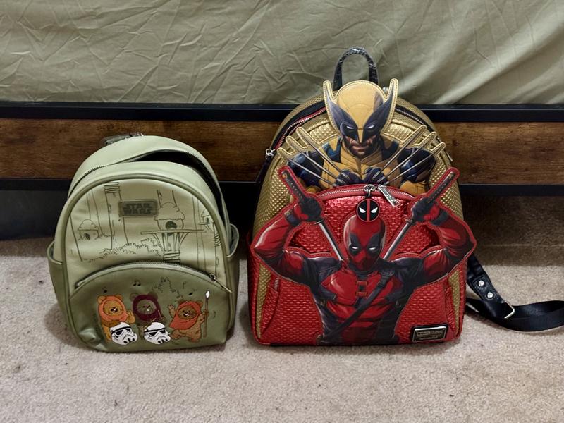 【Loungefly】Disney MARVEL デットプール ミニ バックパック Marvel Metallic Deadpool Cosplay Mini Backpack | Loungefly