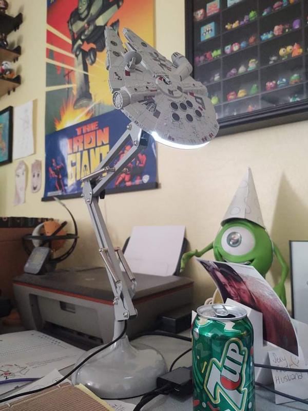 Millennium falcon deals posable desk lamp