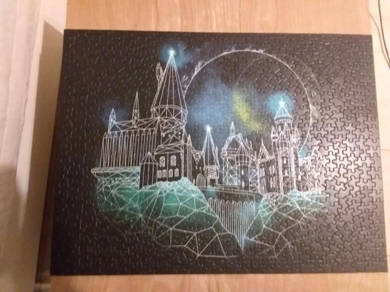 This Harry Potter Hogwarts Puzzle Glows In The Dark