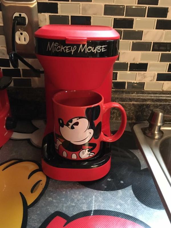 DISNEY MICKEY MOUSE SINGLE SERVE COFFEE MAKER WITH MUG