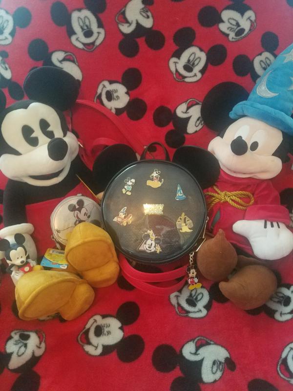 Mickey and Minnie Mouse (Disney) Mini Backpack Keychain – Collector's  Outpost