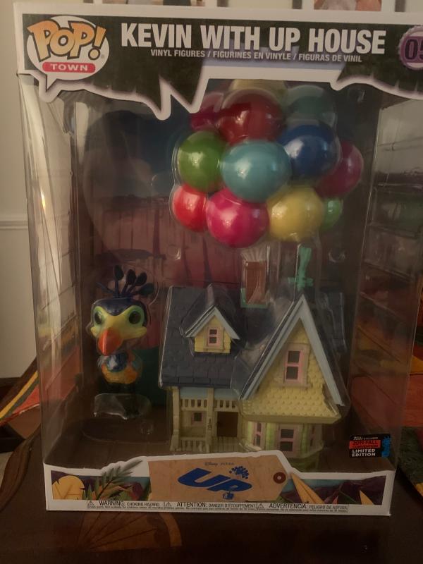 Funko Pop! Town Disney Pixar Kevin with Up House #05 2019 NYCC Official  Sticker