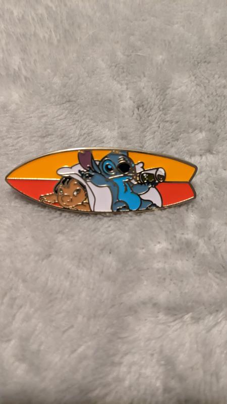 Lilo & Stitch Beach Scenes Puzzle Blind Box Pin Set at BoxLunch - Disney  Pins Blog