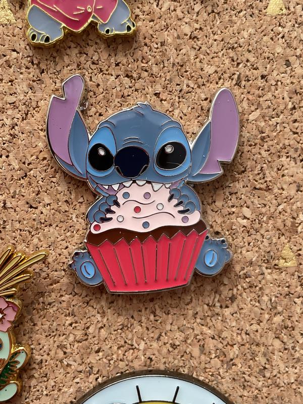 Stitch Lunch Box Pin – MadHouse Collectibles